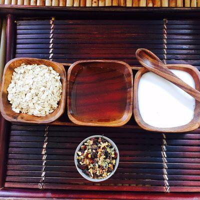 Organic oatmeal honey facial with hydrating herbal treatment.