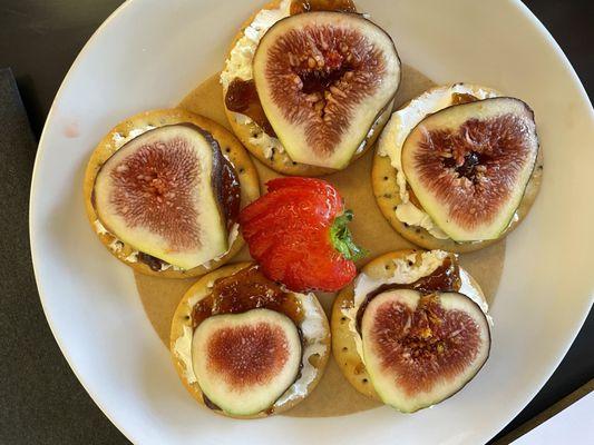 Fresh fig and goat cheese