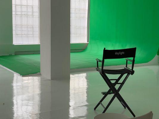 Green screen equiped studio
 Virtual Festival | Seminars | Shows | Events | Product Launch