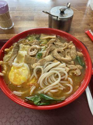 Pork intestine rice noodle with egg