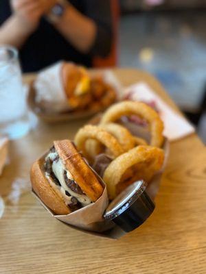 Mushroom Swiss with onion rings - @rayz