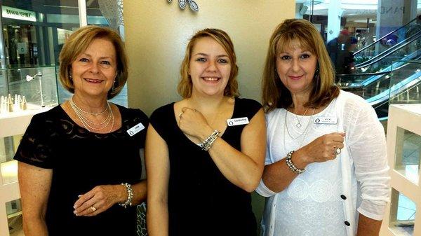 Samantha, Lynn Munsen & Vicki Ferguson