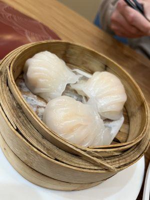 Steamed shrimp dumplings