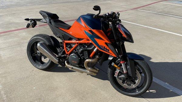 Super Duke R