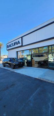 Front Entrance To Acura Of Los Angeles