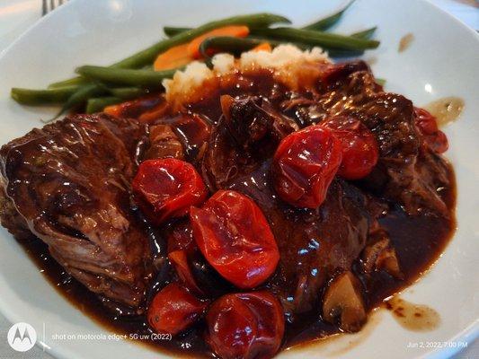 Braised short ribs