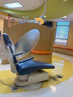 Patient care chair ( tv in front )