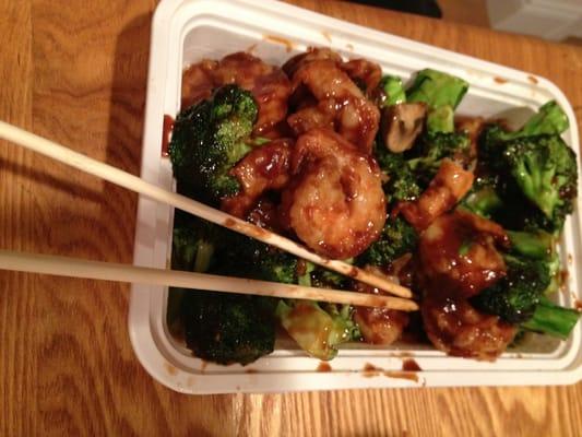 Shrimp with broccoli