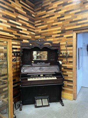 Vintage Organ