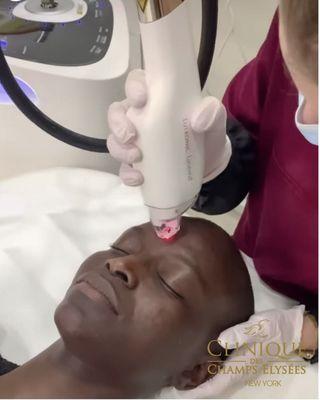 SKIN RESURFACING by Clinique des Champs Elysées New York