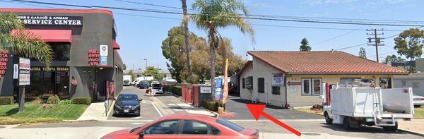 Click the photo for a more complete view to help you locate Battery Mart ... or check street view on Google Maps.