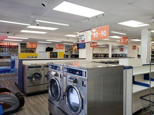 Tons of space and brand new machines!
Best prices in Oceanside!