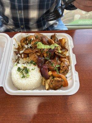 Pollo Saltado