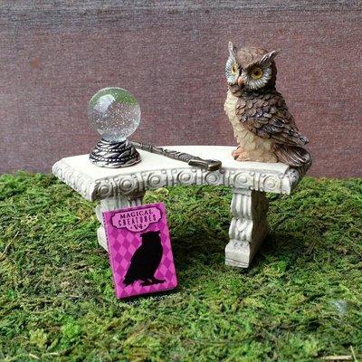 Large selection of Miniatures for fairy gardens, dioramas and dollhouses.