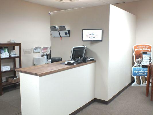 Front Lobby and Customer Service Counter