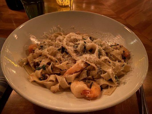 Shrimp and garlic fettuccini