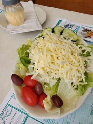 Salad w mozzarella