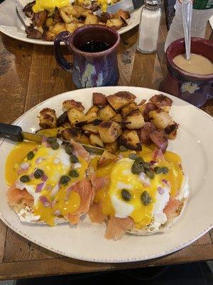 Smoked salmon Benedict