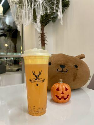 Thai tea with durian foam