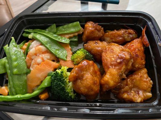 "Dragon & Dragon and Phoenix Yaya Specialties" (general tso chicken and sautéed shrimp)