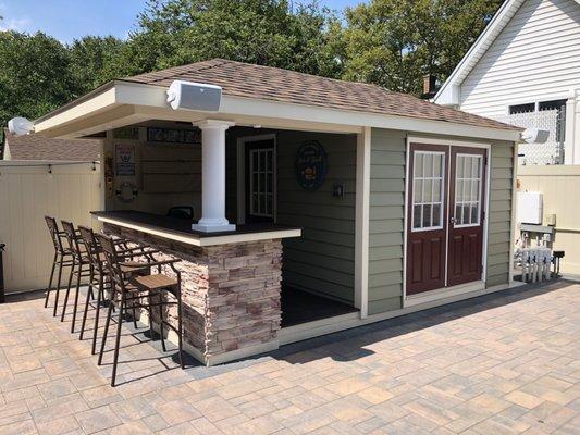 Hip-Roof Siesta Poolside Bar