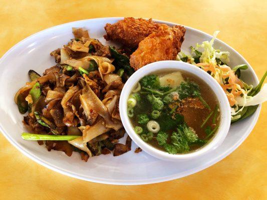 Pad see ew with egg and chicken wings