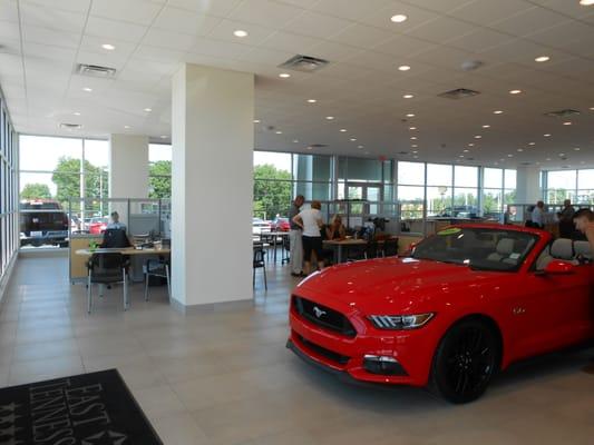 East Tennessee Ford showroom