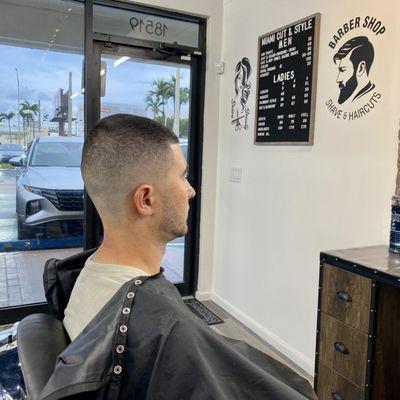 Best Short Haircut at Miami Cut And Style