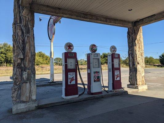 Petrified Wood Gas Station, Decatur TX