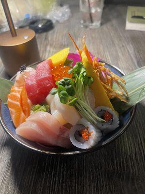 Golden bowl chirashi