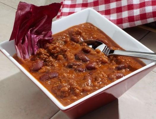 A Boston classic!  A unique blend of spices, Boston Baked Beans and lean ground beef make this chili a pub favorite.