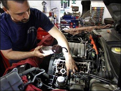 Jason one of our best mobile mechanic in Fort Worth installing an alternator.