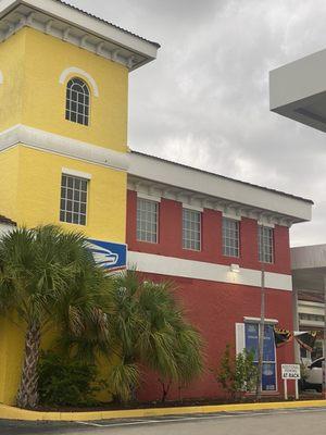 Usps located inside this shell gas station market