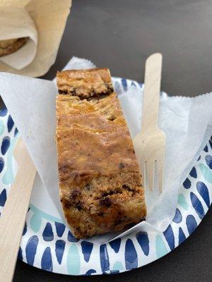 Date and walnut cake