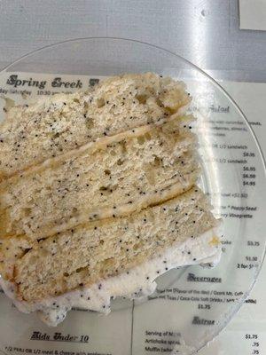 Lemon poppyseed cake