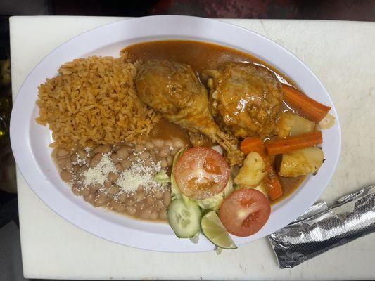 Pollo Guisado