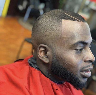 Brandon Walton aka Bfreshcutz @R&B barbershop ! The best in the city!