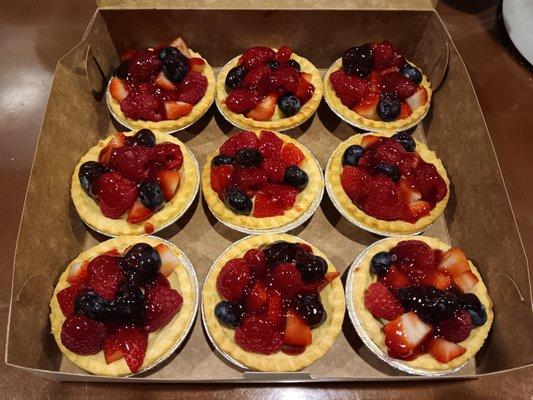 Mini fruit tarts