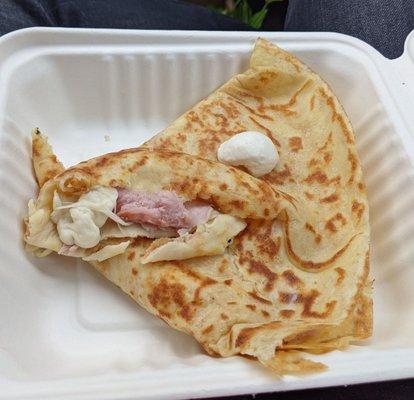 Bland ham & mozzarella crepe