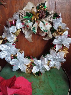 Vibrant.... Gold, Silver, Green, Red and Ivory....Christmas wreath