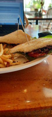 BLT sandwich with fries