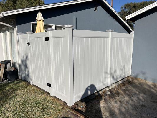 GREY PRIVACY FENCE AND GATE | BLACK ACCENT HARDWARE | CLASSIC CAPS FOR A MORE ADORN LOOK | VINYL BUILT FOR YOU! -- CA VINYL CONNECTION, MFG.