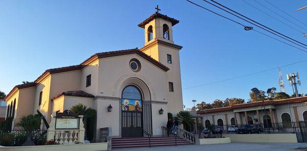 This captures a more intimate church, with parking and Casa Italiana to the right, just before sunset on a Sunday afternoon.