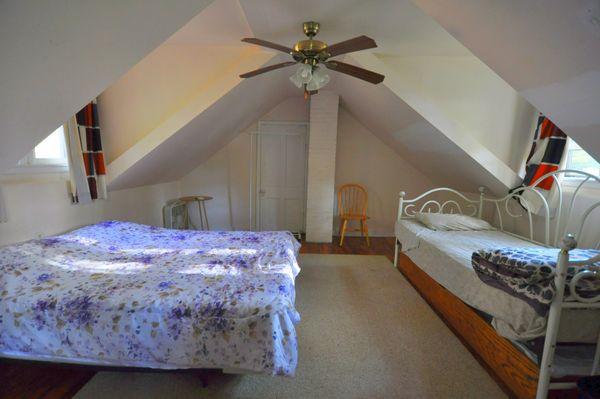 Retreat Cottage upper bedroom