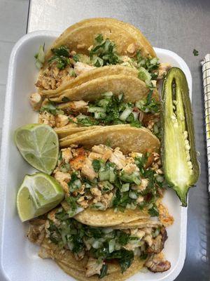 Tacos de pollo.