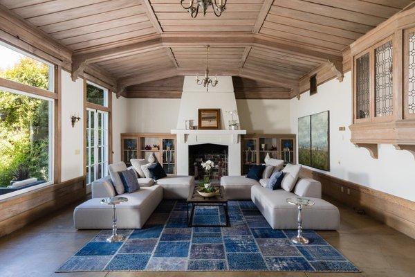 Stunning living room- one of our favorite houses!