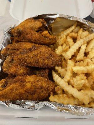 Cajun wings with fries