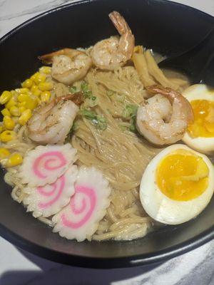 Seafood ramen, missing the mussels the menu said came with it.