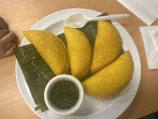 Empanadas de pollo con ají