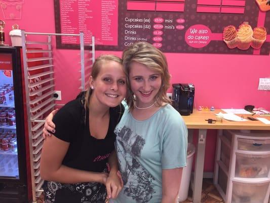 Caitlin and Elizabeth are amazing kup cake kuties that know everything about cupcakes. Super friendly!